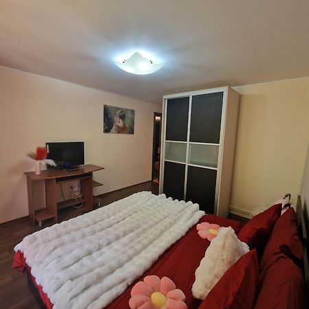 Apartament Red & Yellow Slanic Moldova Exterior photo