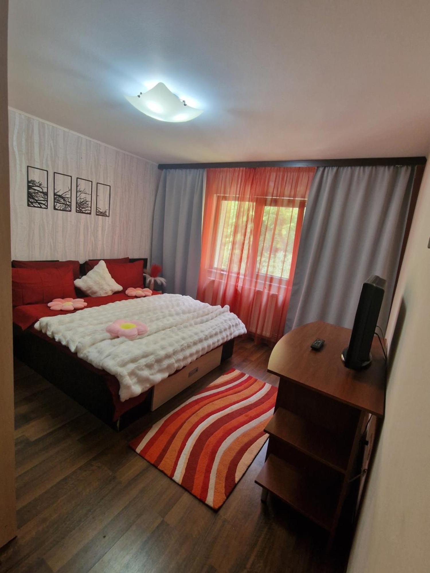 Apartament Red & Yellow Slanic Moldova Exterior photo