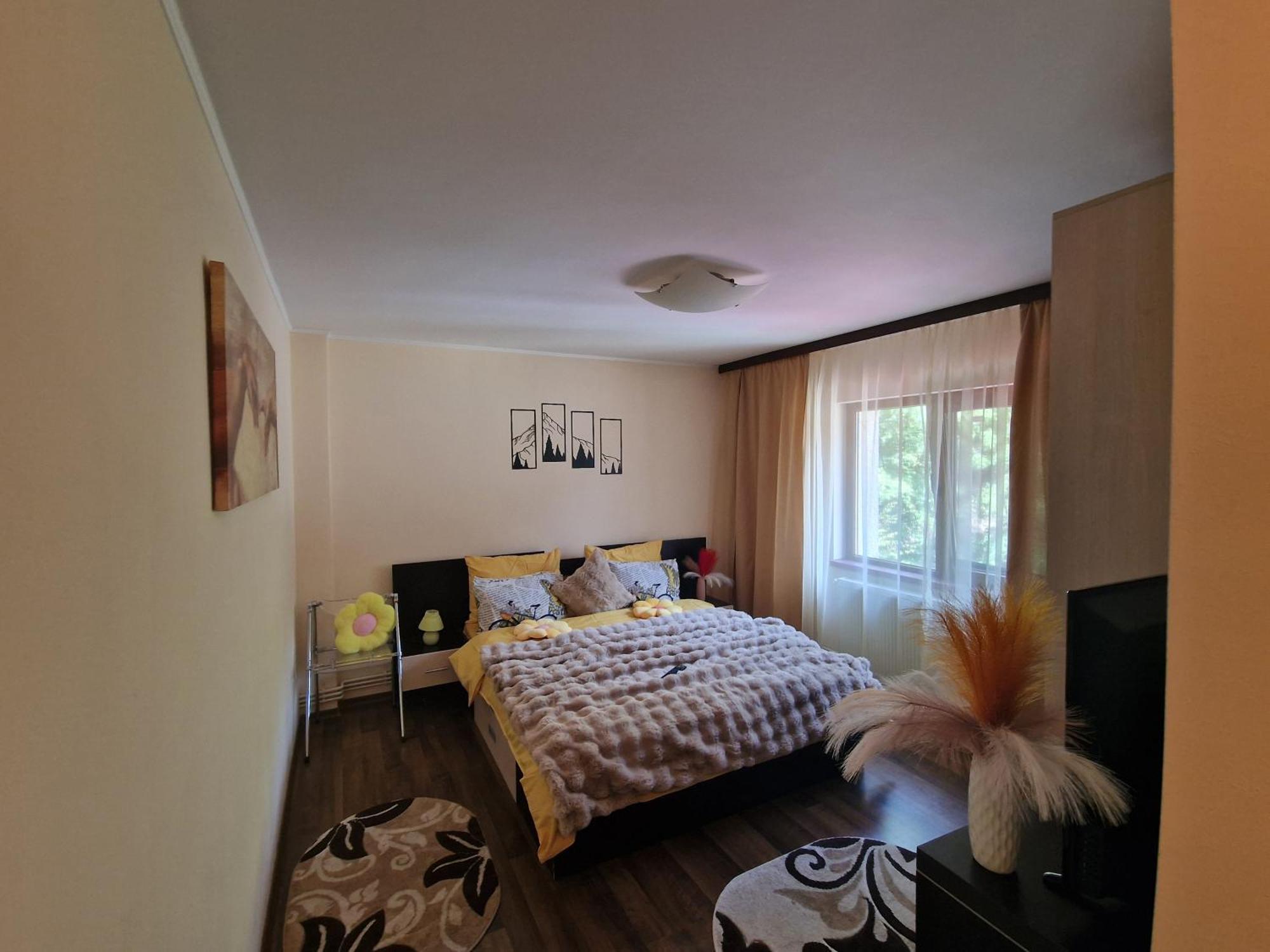 Apartament Red & Yellow Slanic Moldova Exterior photo