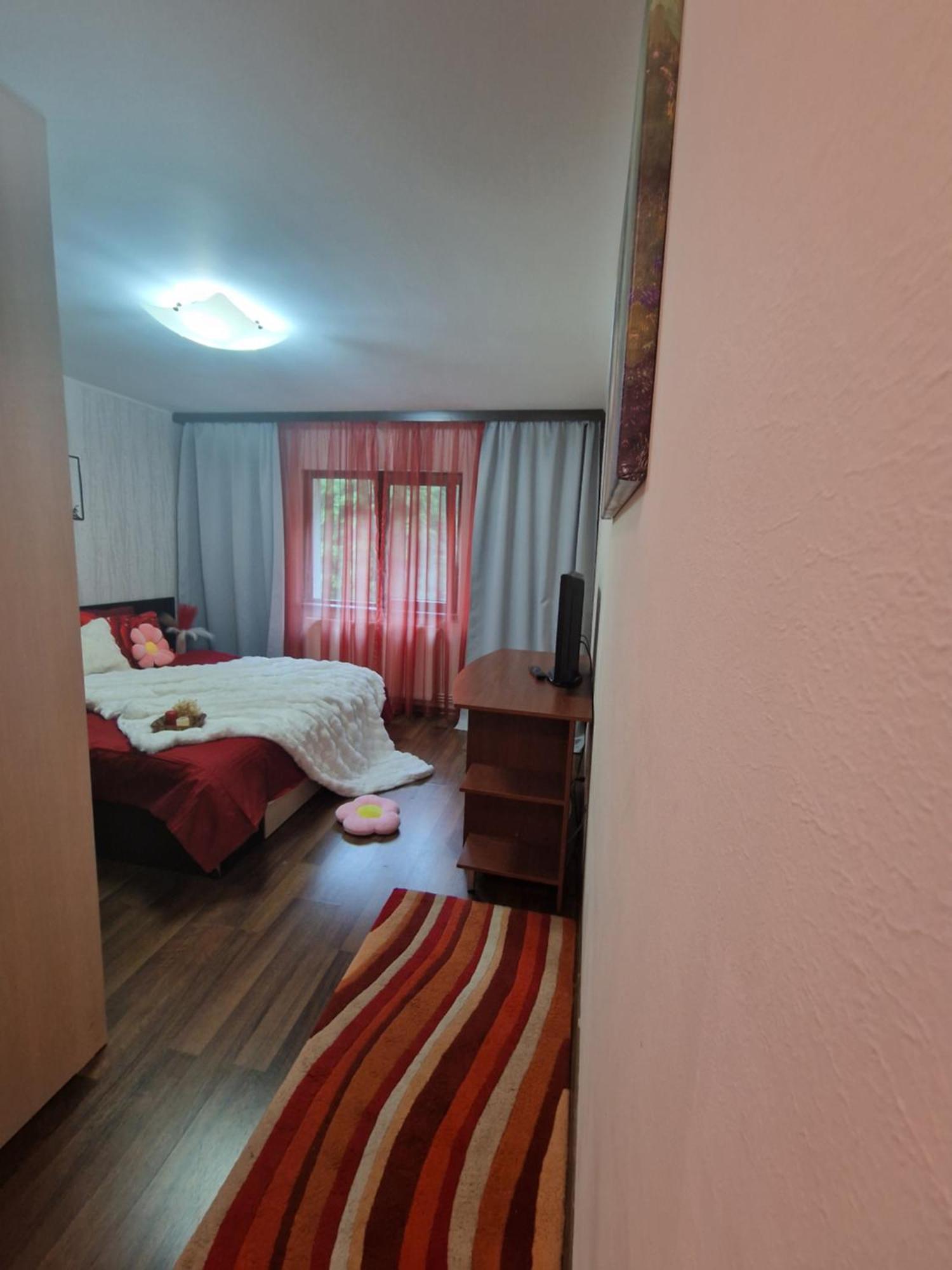 Apartament Red & Yellow Slanic Moldova Exterior photo