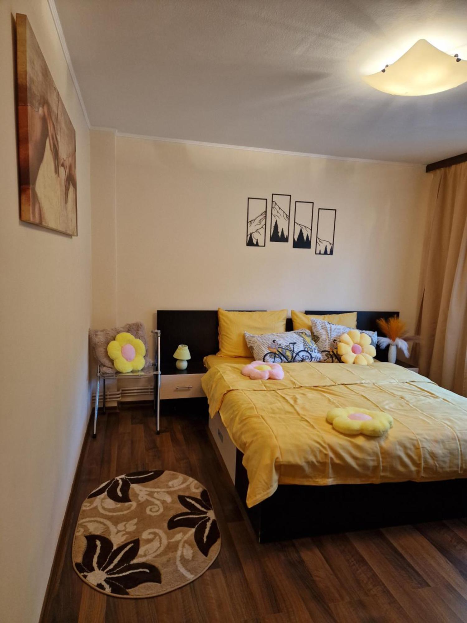 Apartament Red & Yellow Slanic Moldova Room photo