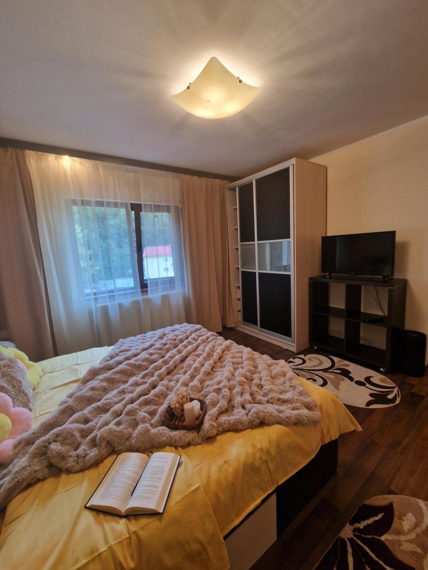 Apartament Red & Yellow Slanic Moldova Exterior photo